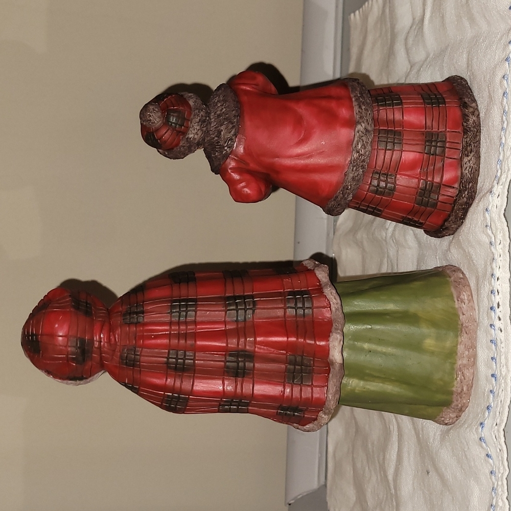 Gorgeous Vintage Inspired Set of Carolers - Picture 3 of 12